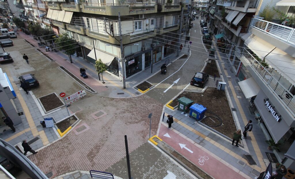 Δήμος Λαρισαίων: Ολοκληρώθηκαν τα έργα στις οδούς Κολοκοτρώνη, Λ. Κατσώνη και Κοραή (φωτ.)