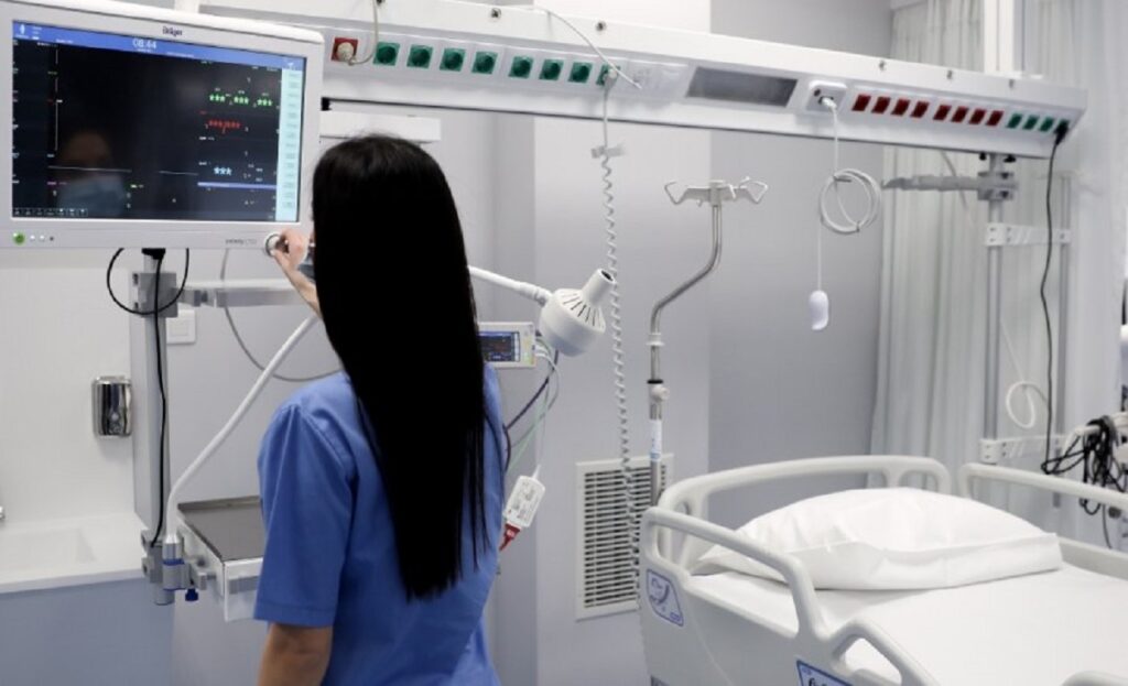 Κορονοϊός: 7.108 νέα κρούσματα την Τετάρτη – 254 στη Λάρισα -, 93 νεκροί και 612 διασωληνωμένοι