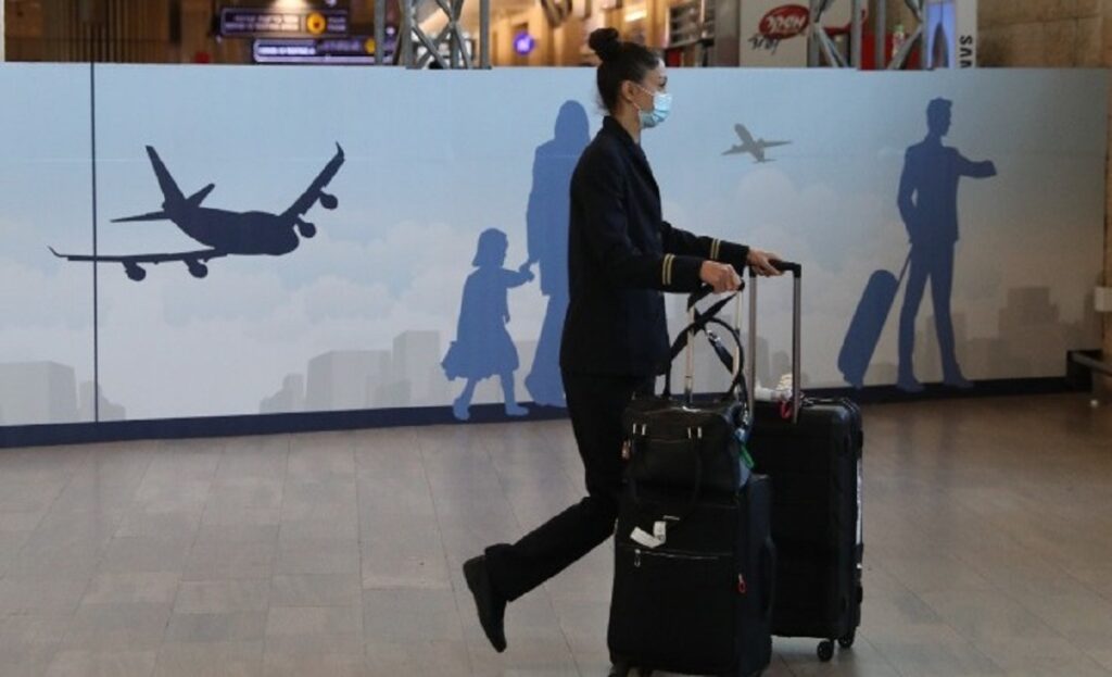 Εξαπλώνεται η παραλλαγή «Όμικρον»: Κρούσματα σε πολλές χώρες