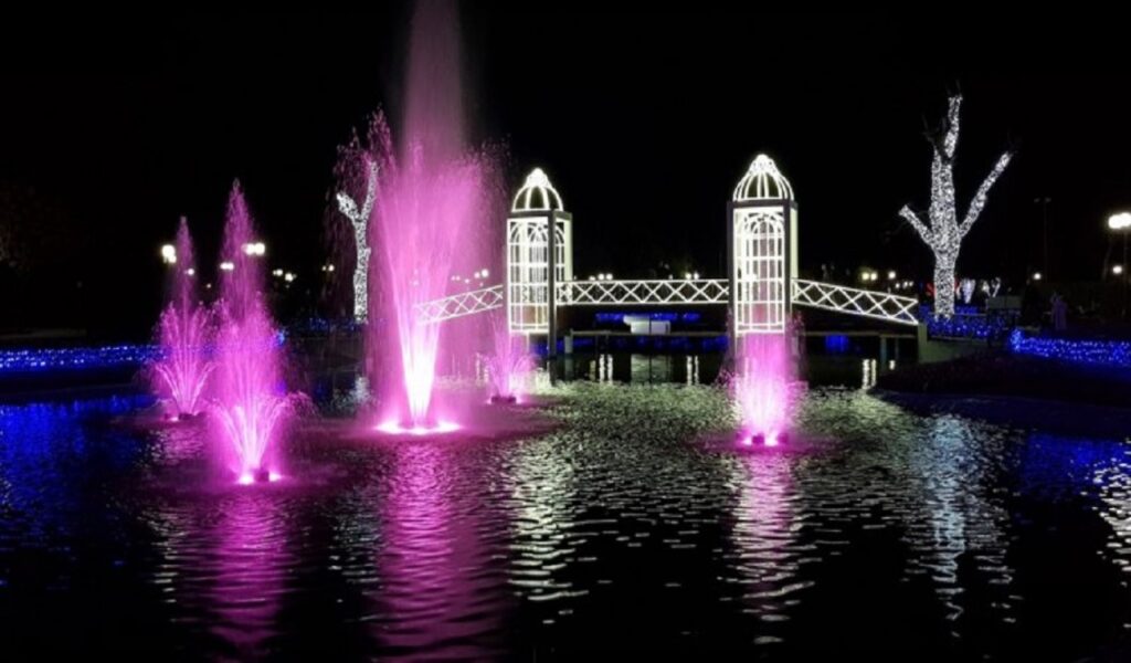 Λάμψη και στολισμός στην πόλη και το Αλκαζάρ αλλά χωρίς «Πάρκο των Ευχών»