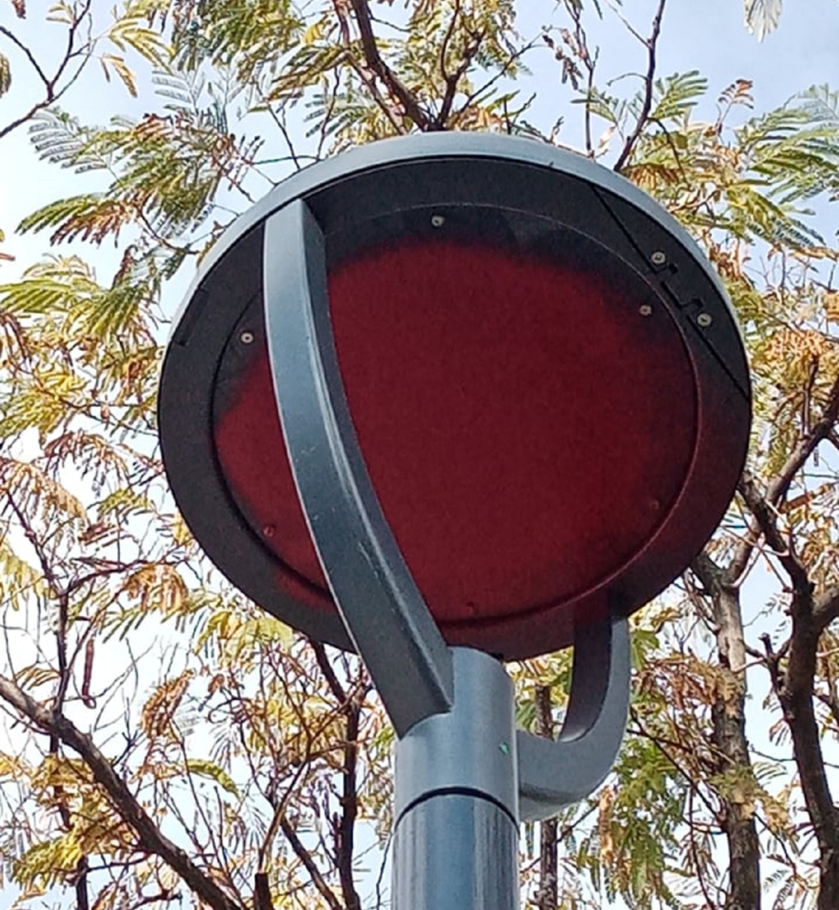 Λάρισα: Βανδαλισμοί σε φώτα LED στην πλατεία Χασιώτη