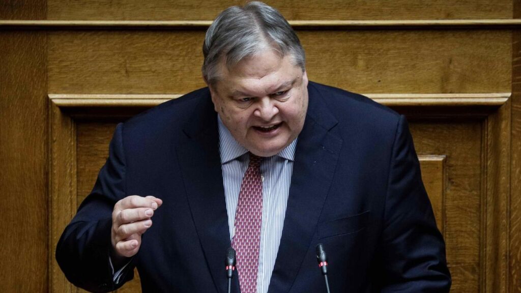 Ευαγγ. Βενιζέλος: «Συνταγματικό το μέτρο του υποχρεωτικού εμβολιασμού στους άνω των 60»