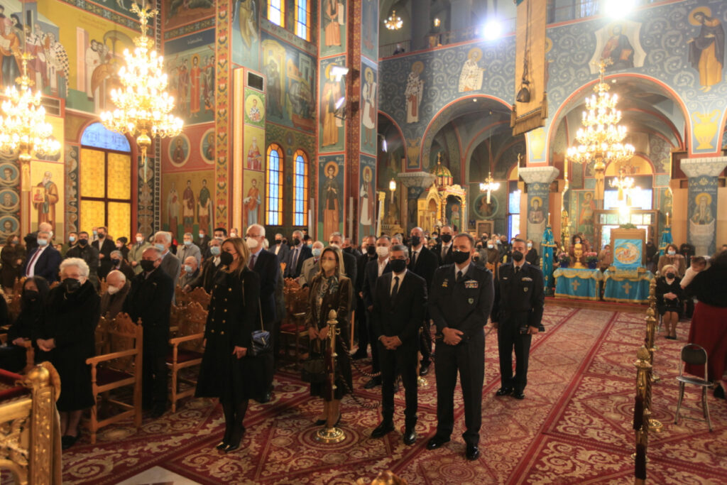 Η Λάρισα τιμά τη μνήμη του Αγίου Νικολάου (φωτ.)