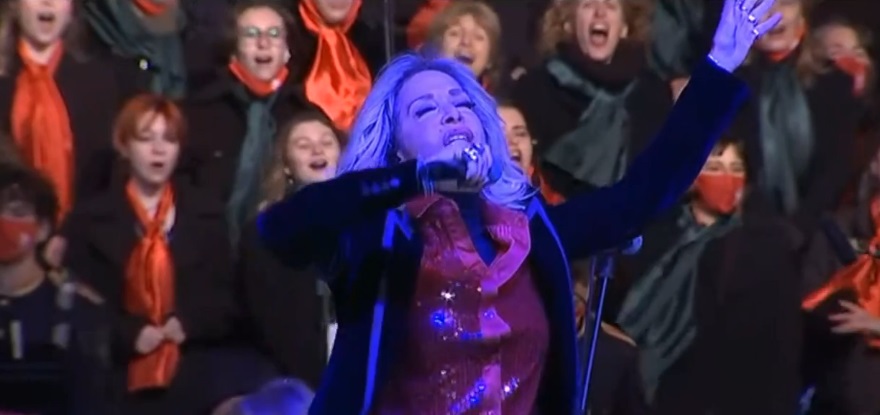 Ο κορωνοϊός δεν πτοεί το Βόλο- Έγινε η τελετή φωταγώγησης