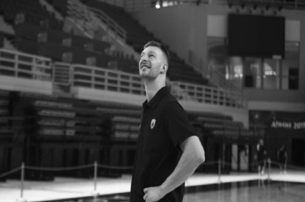 Μπάσκετ: «Έφυγε» ο Γέλοβατς